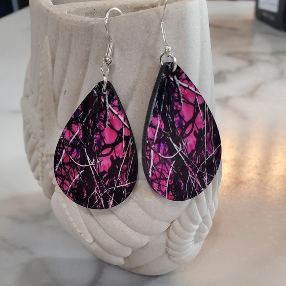 Pink Camo Print Teardrop Earrings - Picture 3 of 6